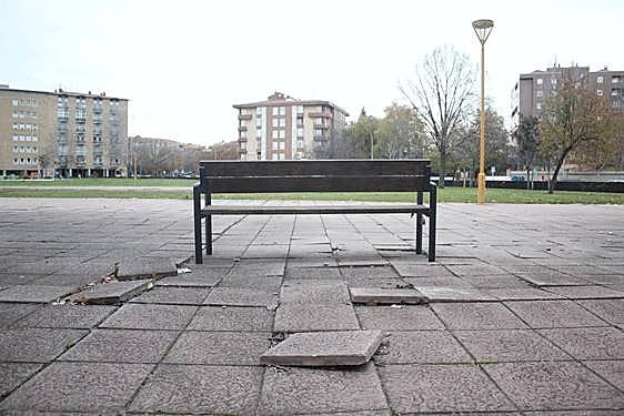 Los vecinos de La Serna denuncian el «abandono» de su parque principal