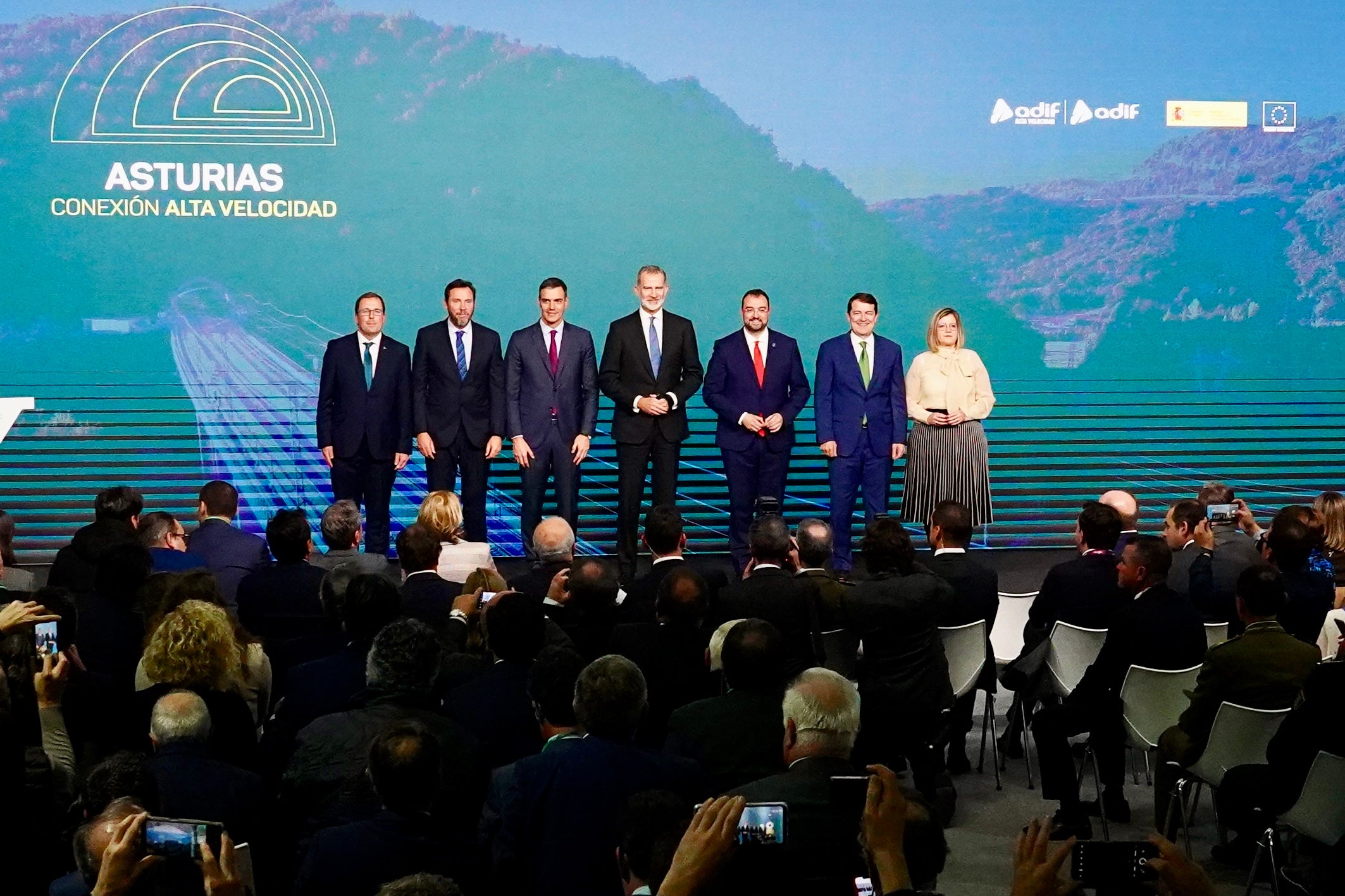 Foto de familia en la inauguración de la variante.