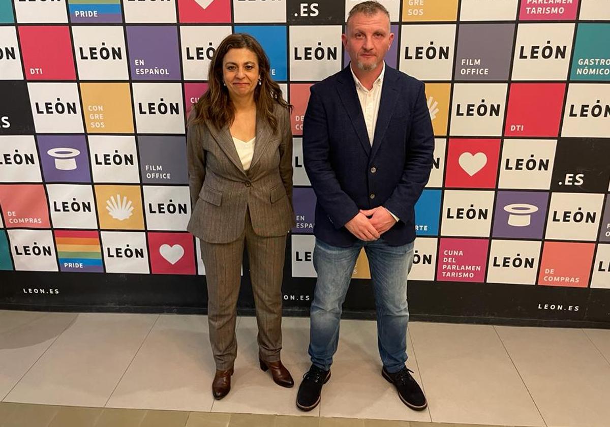 Mercedes Escudero y Octavio González en la presentación en Madrid.