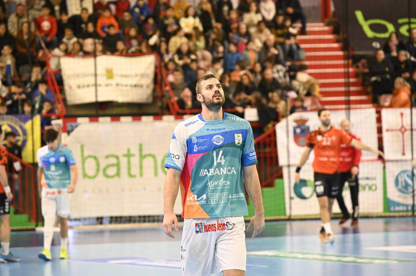 El Abanca Ademar pierde en Torrelavega