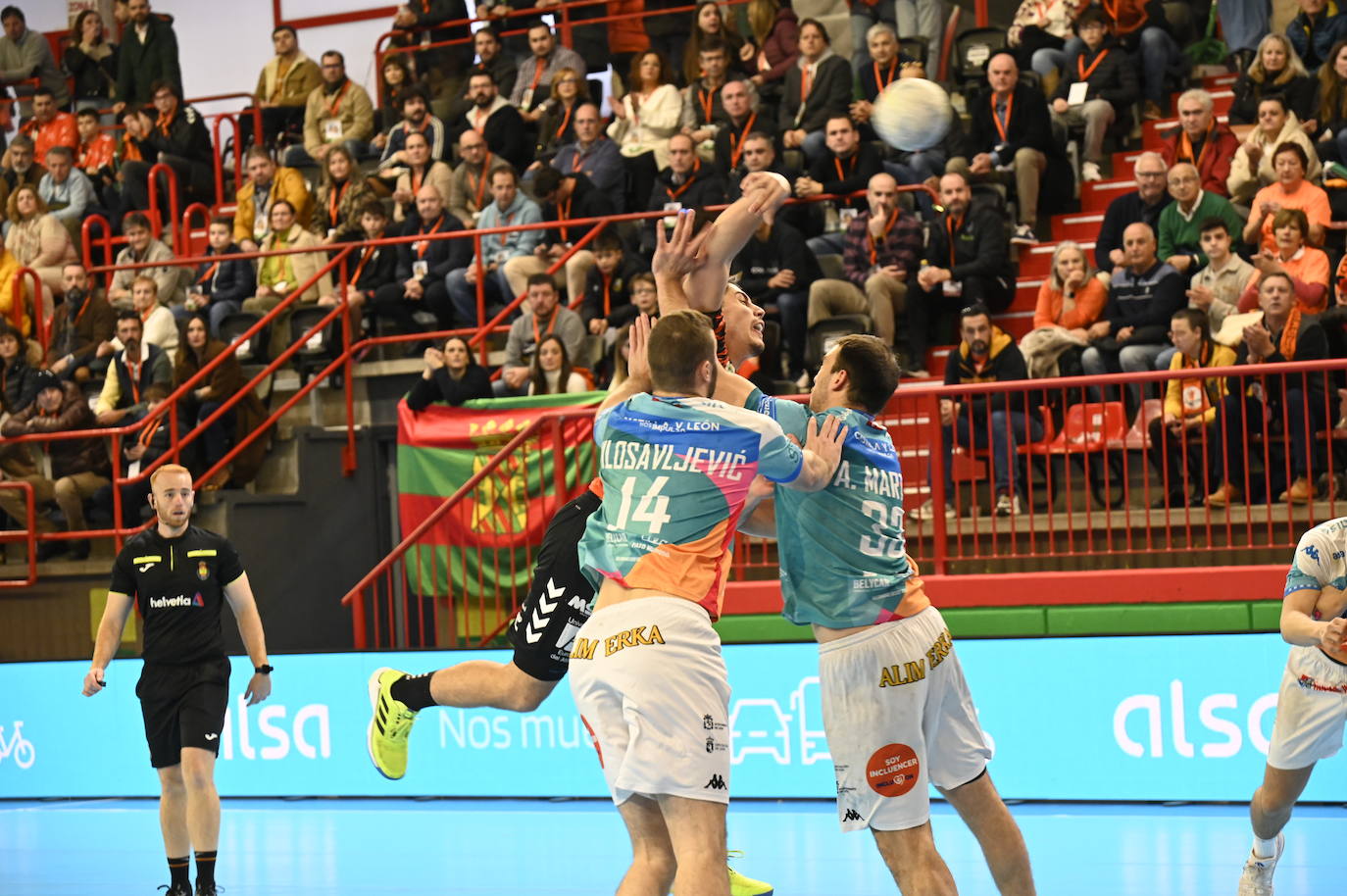 El Abanca Ademar pierde en Torrelavega