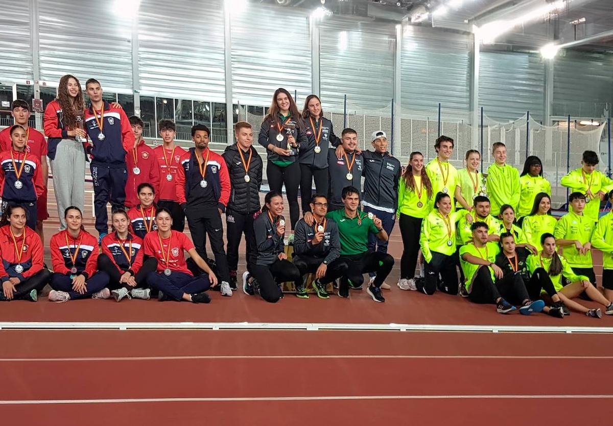 El Sprint logra el oro en el autonómico de clubes mixto de pista cubierta