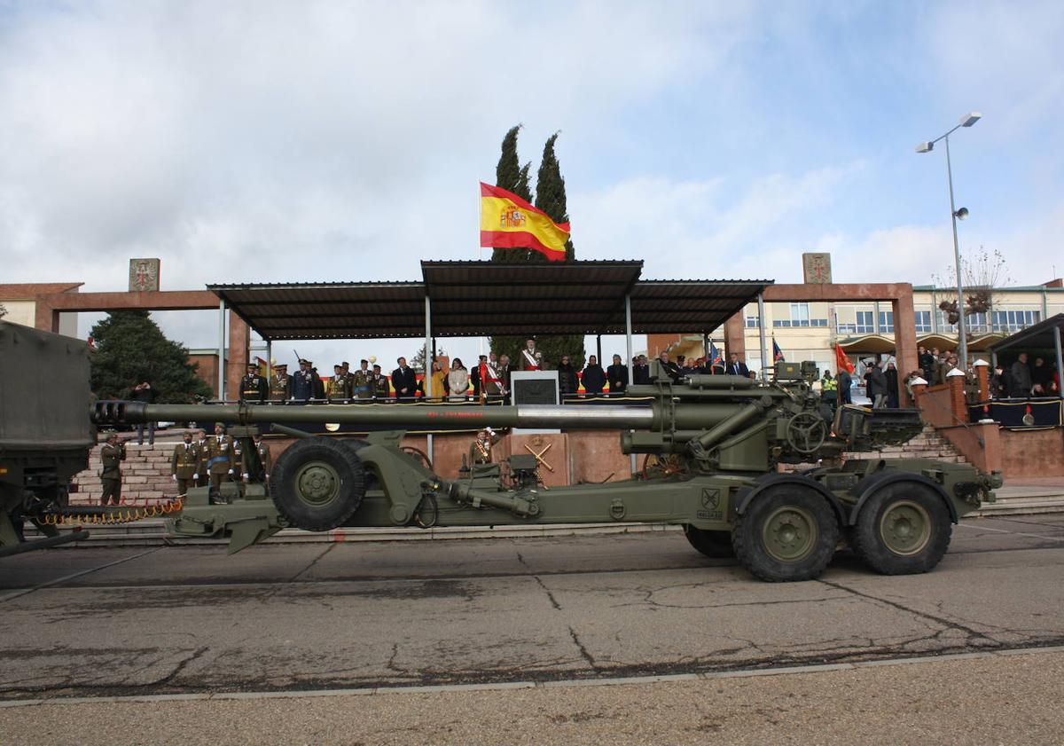 Imagen principal - La Artillería homenajea a su patrona Santa Bárbara