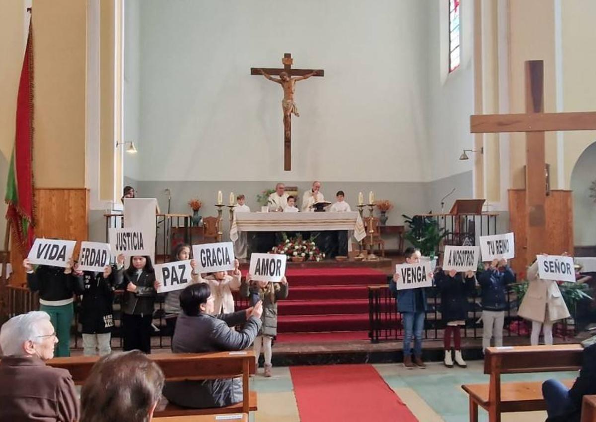 Imagen secundaria 1 - Eucaristía de despedida a las Carmelitas de Veguellina de Órbigo.