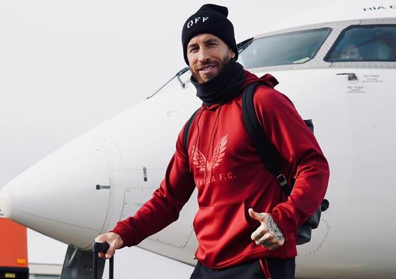 Sergio Ramos en la llegada del Sevilla a León.