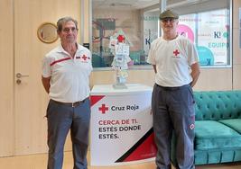 Miembros de la Cruz Roja en la presentación de la campaña.