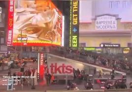 Un instante de la proyección en las pantallas de Nueva York de los rincones de León.