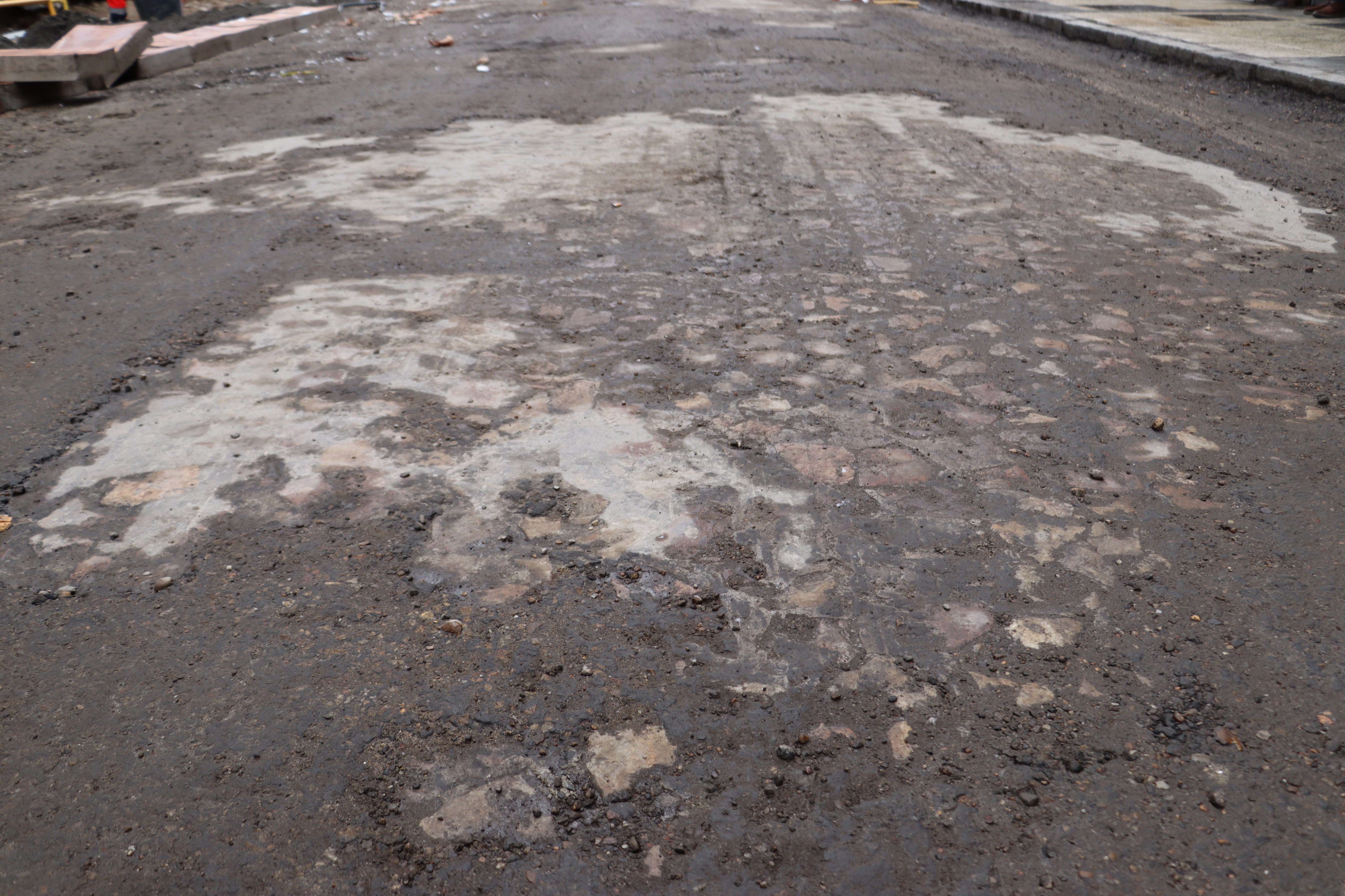 Las imágenes del empedrado que se puede ver en la calle Alfonso V