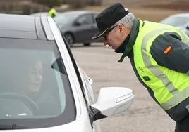 La delegada del Gobierno en Castilla y León, Virginia Barcones, presenta la campaña especial de control de la Dirección General del Tráfico sobre el consumo de alcohol y drogas al volante.