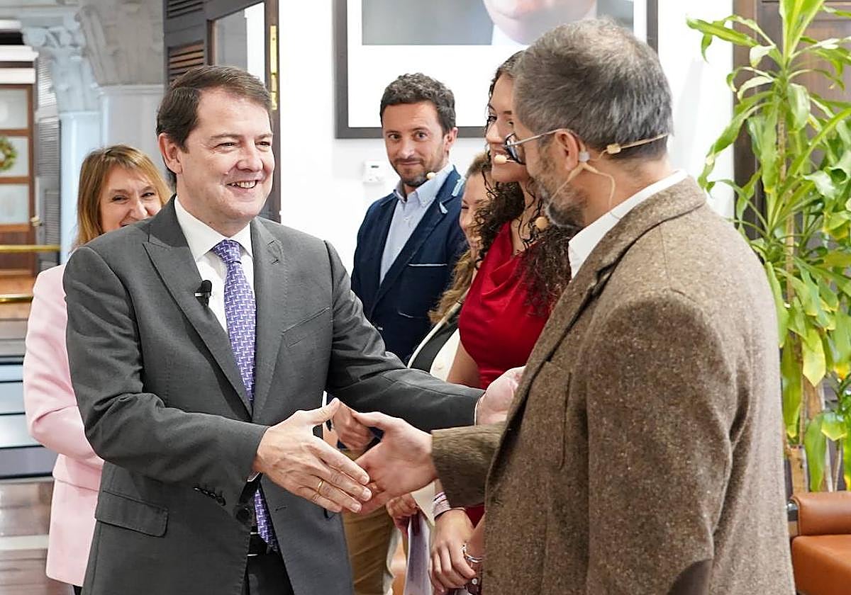 El presidente de la Junta de Castilla y León, Alfonso Fernández Mañueco, participa en el acto de reconocimiento a la comunidad educativa de Castilla y León.