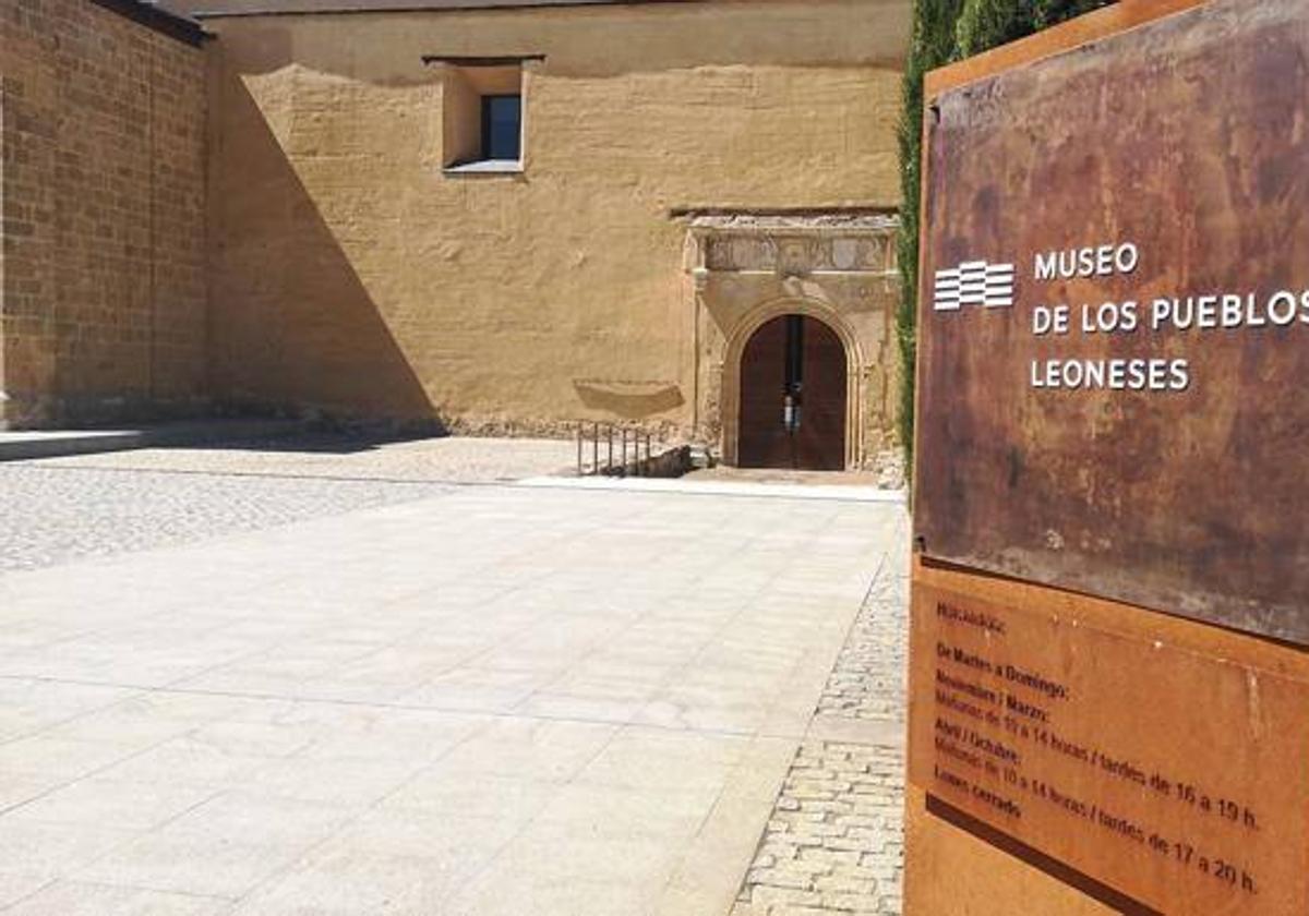 'Cine y literatura' se encuentran en el Museo de los Pueblos de Mansilla