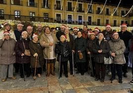 Participantes en la iniciativa cantan un Villancico en la capital.