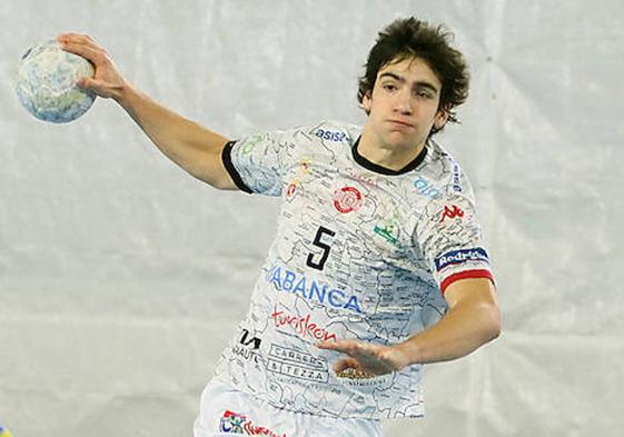 Adrián Casqueiro, en el partido del Abanca Ademar ante el Atlético Valladolid.