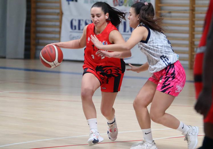 El BF León disfruta de su tercera temporada en la Liga Femenina 2.