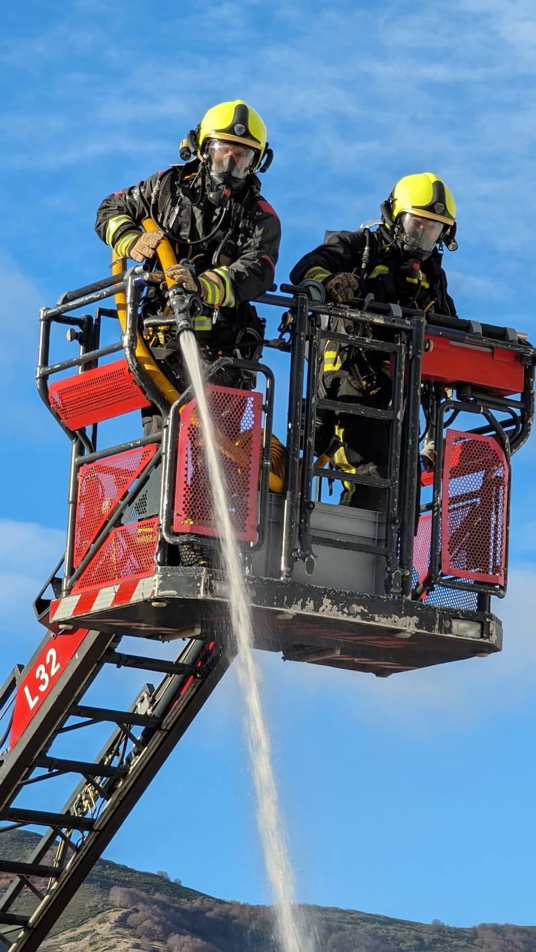Incendio en una casa de Huergas de Gordón