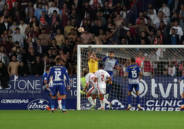 Imagen del derbi disputado en El Toralín en el que la Cultural venció 1-2 a la Ponferradina.