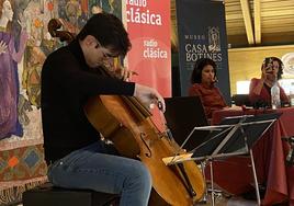 David Martín Gutiérrez en el Museo Casa Botines Gaudí durante una actuación en el programa Café Zimmermann.