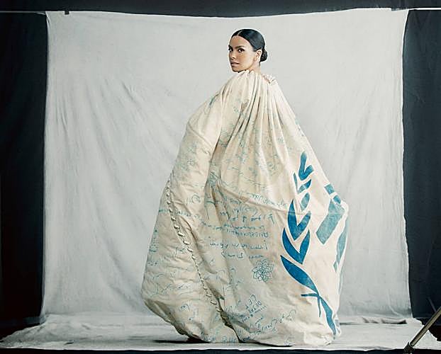 Cristina Pedroche con la capa. 