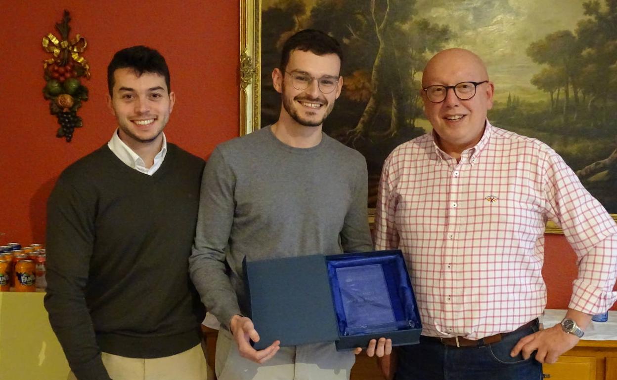 Sergio de la Puente recibe la distinción de Alumni Excelencia Profesional 2022 del Colegio Peñacorada
