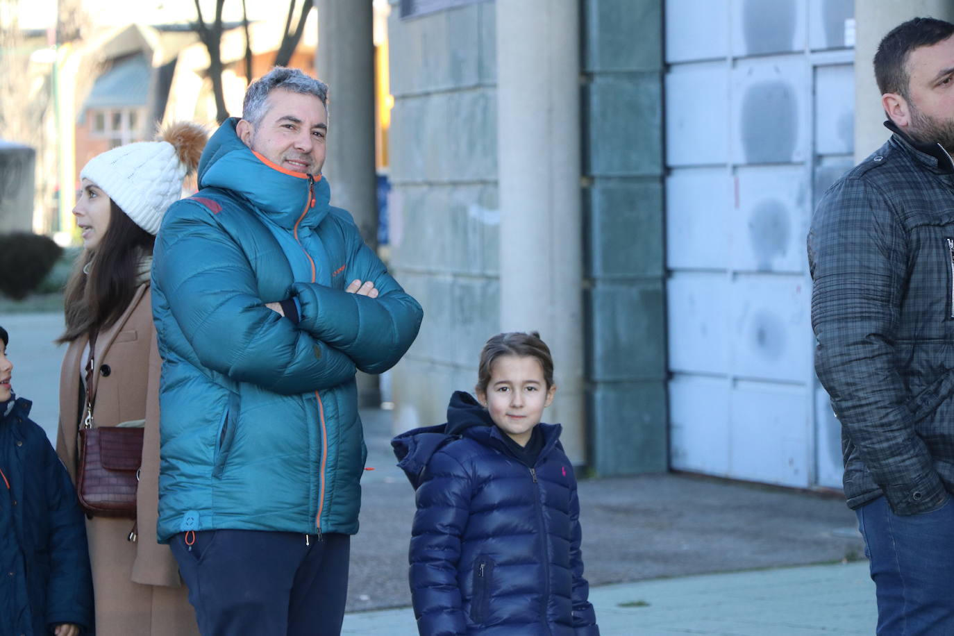 La Cultural y Deportiva Leonesa celebra un entrenamiento a puerta abierta en el Reino de León con motivo de la festividad de los Reyes Magos.