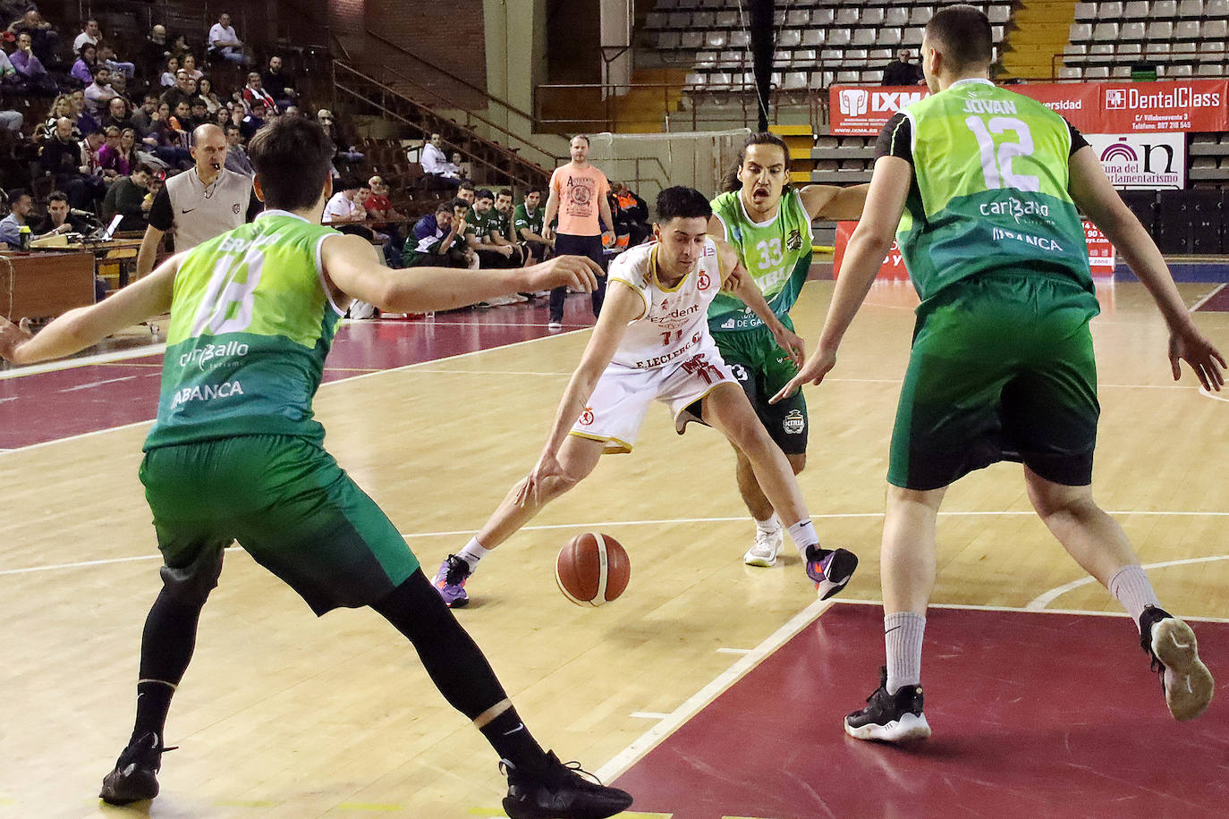 Partido correspondiente a la jornada 12 de la Liga EBA.