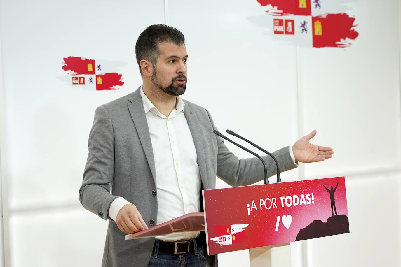 El secretario general del PSOECyL y portavoz en las Cortes, Luis Tudanca, fija las prioridades del PSOE de Castilla y León para el año 2023 y analiza la situación de la comunidad.