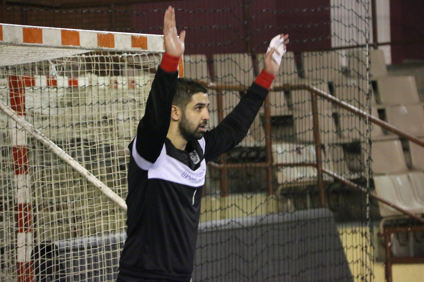 El Ademar regresa a los entrenamientos sin Panos y con Saeid.