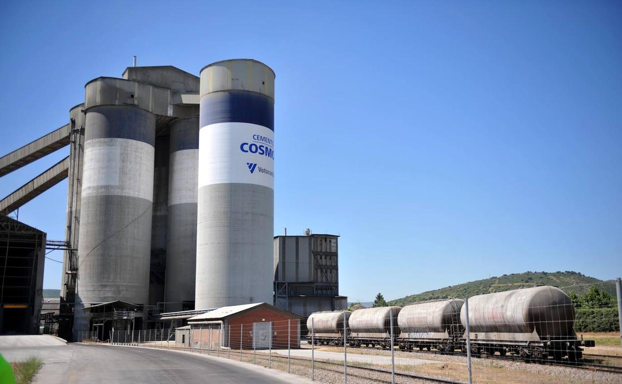 Fábrica de Cementos Cosmos en Toral de los Vados.