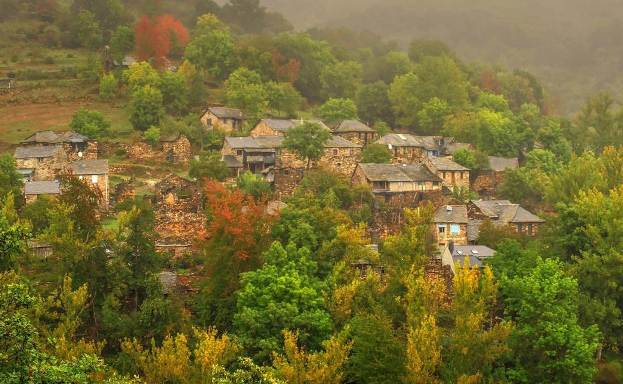 Panorámica de Los Montes de la Ermita, en el municipio de Igüeña.