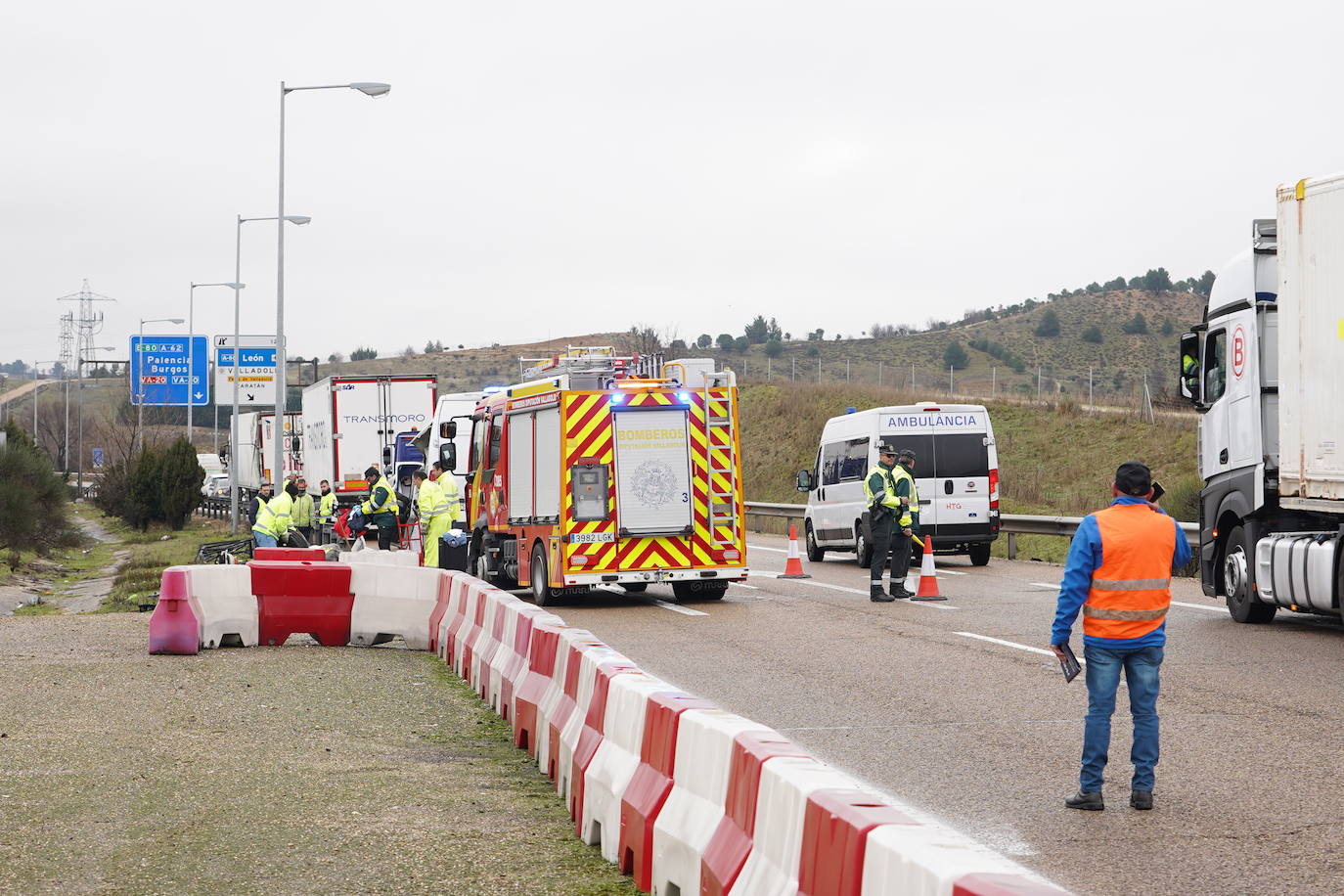 Varios heridos en una colisión múltiple en Zaratán entre un camión, una furgoneta y un turismo. 