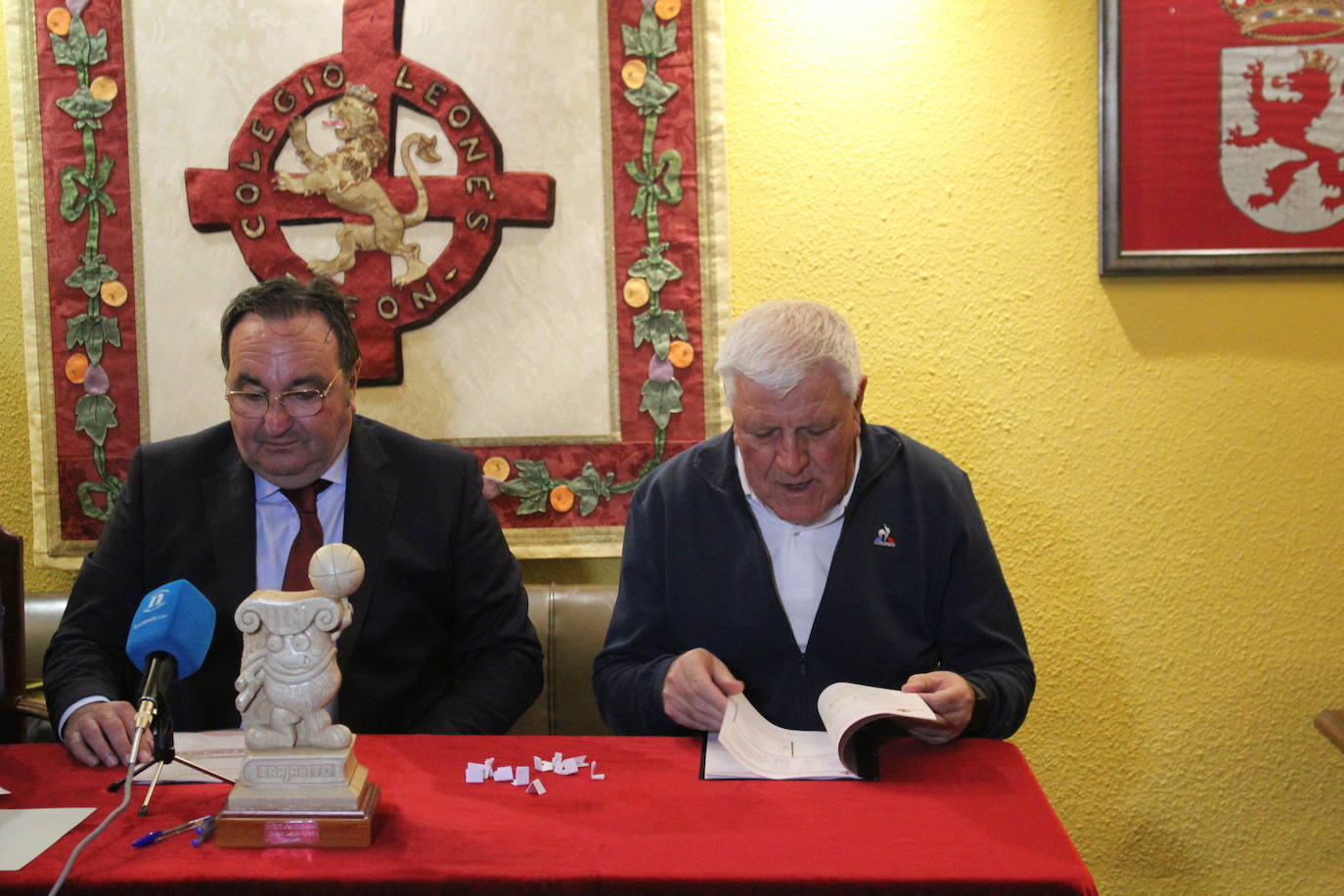 El Colegio Leonés ha realizado la presentación este miércoles de la XLIII edición del Torneo de Minibasket.