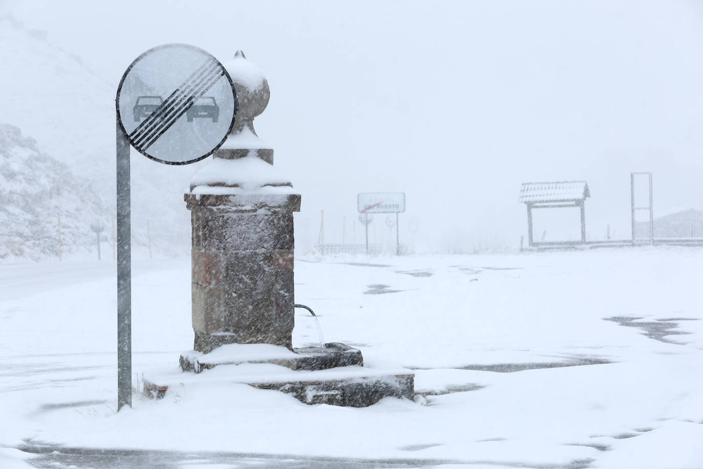 La nieve ya tiñe de blanco decenas de pueblos en la provincia.