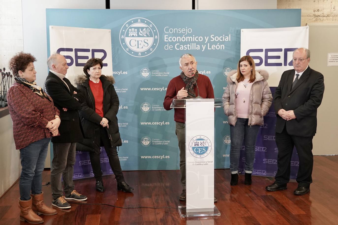 El secretario general de UGT, Pepe Álvarez, junto al presidente del CES, Enrique Cabero, y el secretario regional de UGT, Faustino Temprano, participa en los Encuentros SER Castilla y León, organizados por la Cadena SER y el Consejo Económico y Social (CES) de Castilla y León.