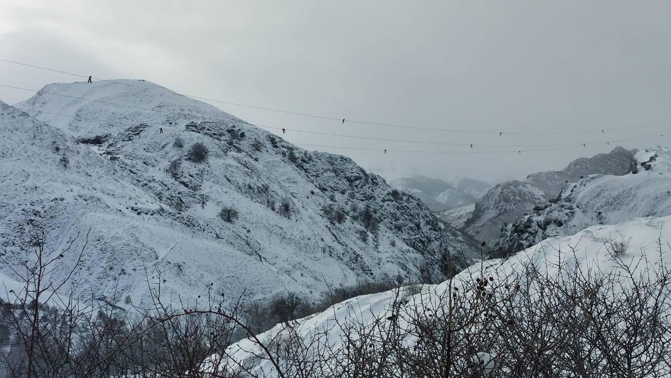 Estampas de nieve en zonas como Cubillas, Lugueros, Villamanín, Villablino, Fontún, Buiza y Villar del Puerto.