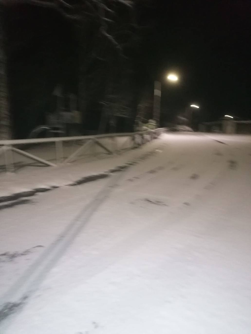 Estampas de nieve en zonas como Cubillas, Lugueros, Villamanín, Villablino, Fontún, Buiza y Villar del Puerto.