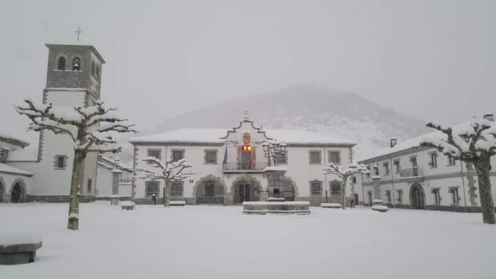 Fotos: La nieve llega a la provincia leonesa