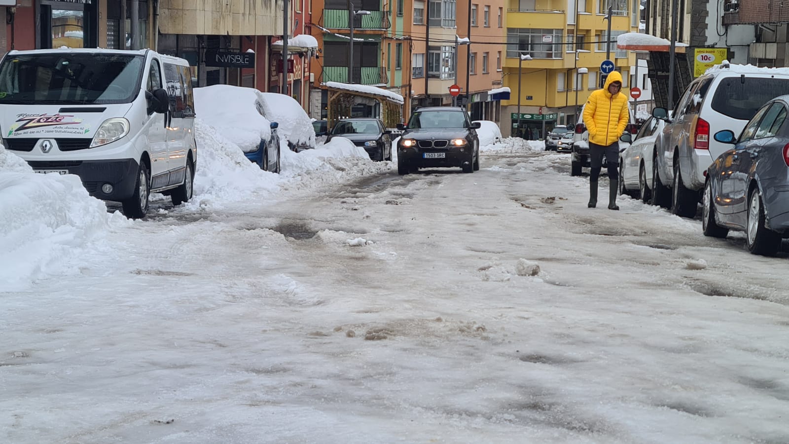 El municipio lacianiego sufre el azote de Fien y recuerda una de las mayores nevadas de los últimos años.