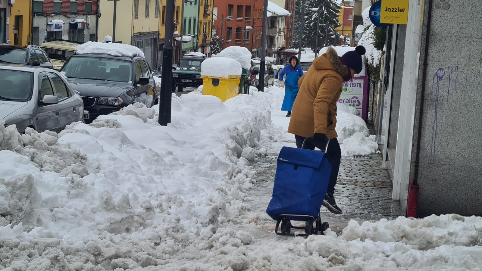 El municipio lacianiego sufre el azote de Fien y recuerda una de las mayores nevadas de los últimos años.