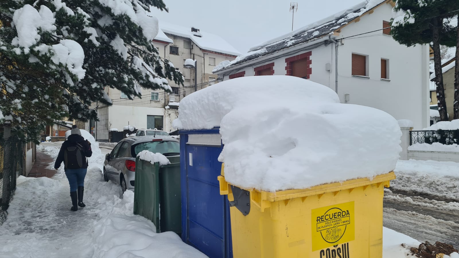 El municipio lacianiego sufre el azote de Fien y recuerda una de las mayores nevadas de los últimos años.