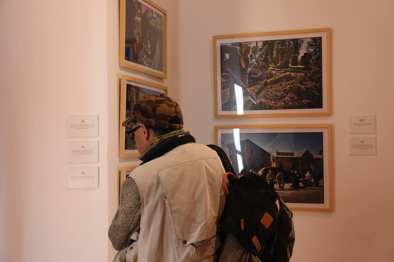 Inauguración de la exposición 'Ucrania, guerra de los civiles' en la Fundación Vela Zanetti de León. 