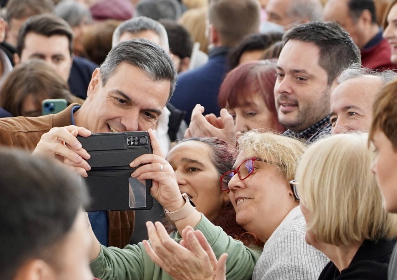 La cúpula del milenio acoge esta jornada para presentar a los candidatos a las alcaldías de las capitales de Castilla y León.