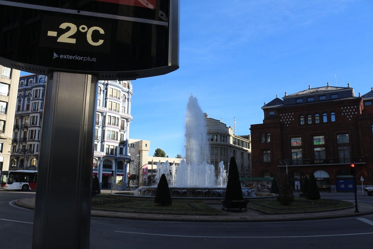 Los termómetros se han desplomado en la madrugada de este domingo llegando a alcanzar los 3,3 grados negativos en la capital.