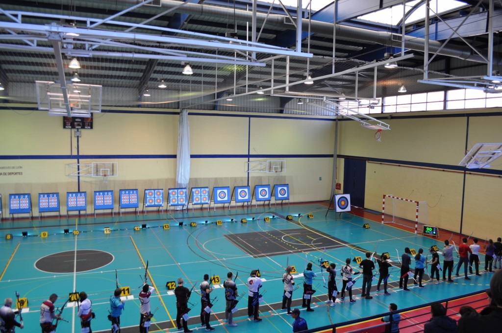 Los leoneses descollan en el Campeonato Provincial de Tiro con Arco en Sala 2023.