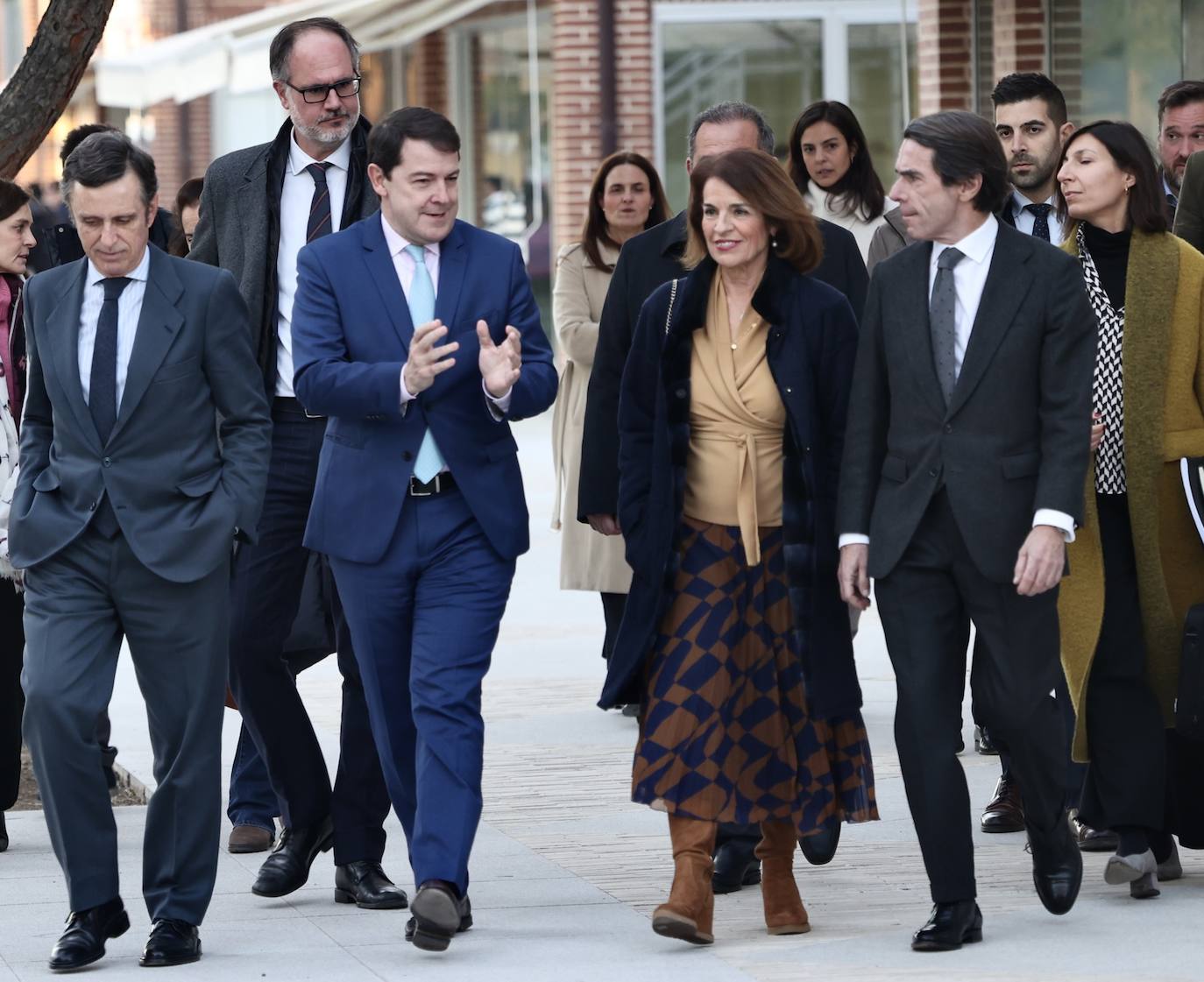 El presidente de la Junta de Castilla y León, Alfonso Fernández-Mañueco, y el expresidente del Gobierno y presidente del Instituto Atlántico de Gobierno, IADG, José María Aznar, participan en una nueva sesión del Aula de Liderazgo IADG-UFV