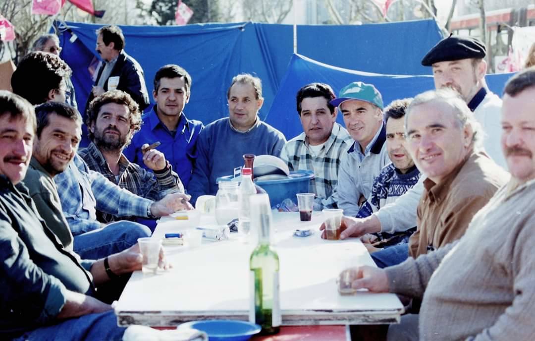 Durante seis meses los trabajadores vivieron frente al Ministerio de Economía. 