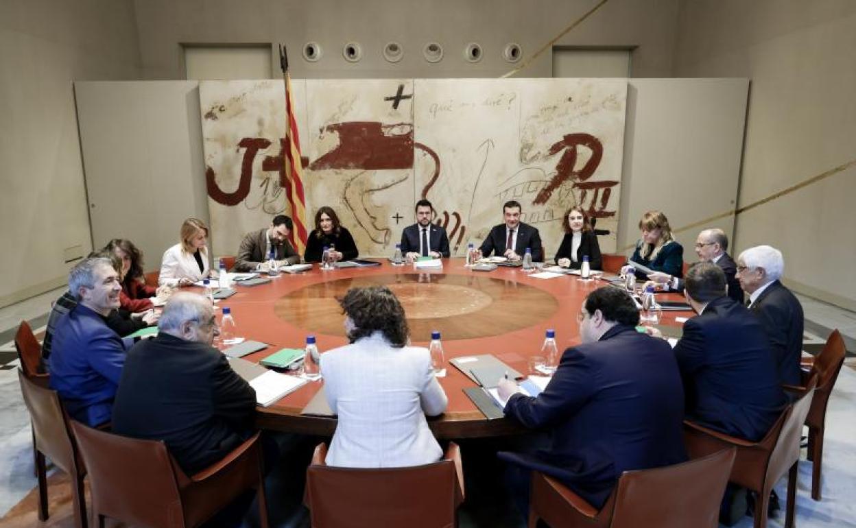 Ultimátum del Govern al PSC: «Esta semana, blanco o negro»