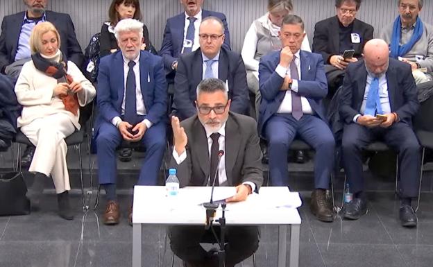 Alejandro de Pedro, este jueves, durante su testifical. 