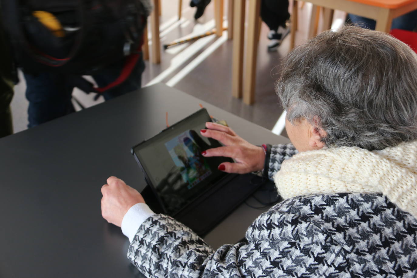 La consejera de Isabel Blanco visita el Centro Salud Mental León.