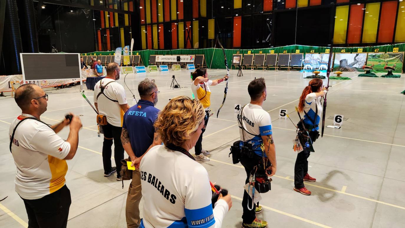 Más de medio millar de tiradores han acudido este fin de semana a León para disputar el Campeonato de España de tiro con arco en sala en hasta cuatro modalidades en una fiesta de esta disciplina que gana su espacio en la ciudad