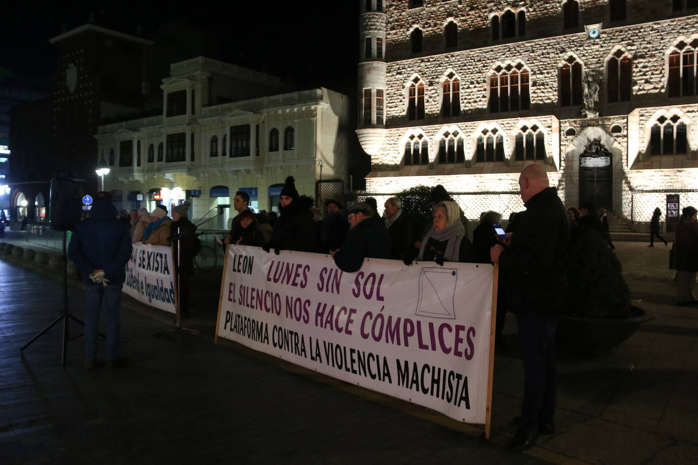 La plataforma contra la violencia machista en León convoca frente a Botines otro lunes sin sol.